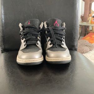 Black and Pinl Nike Air Jordan One youth size 4